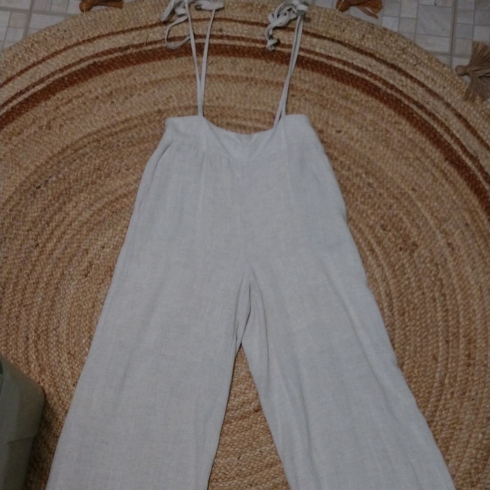 Size small linen & rayon light weight pant with 'overall' type tie straps